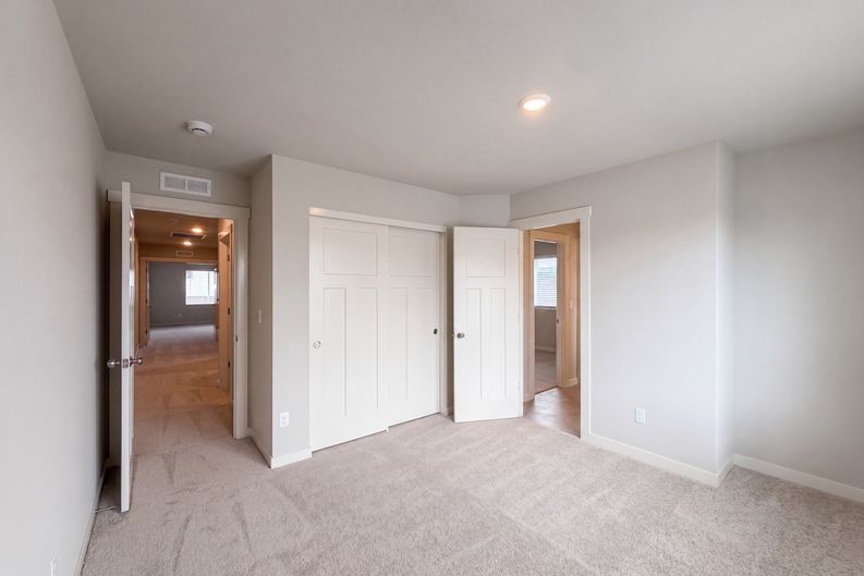 Photo 21 of 25 of 51093 SW Amsterdam Ln, Scappoose, OR