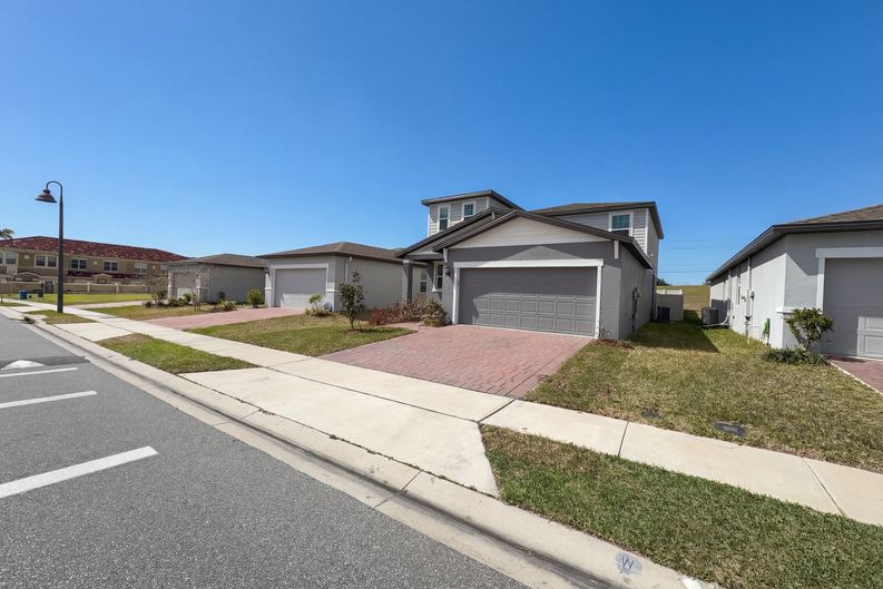 Photo 9 of 25 of 3092 Bella Vista Dr, Davenport, FL