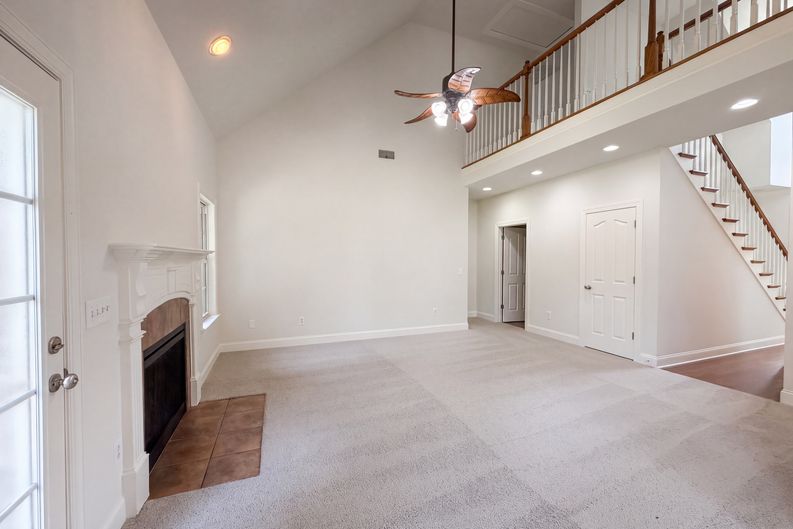 Photo 3 of 24 of 2642 Westhaven Dr, Murfreesboro, TN
