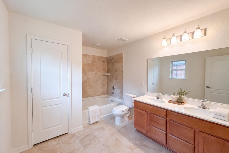 Photo 13 of 16 of 4814 Westfield Pines Dr, Katy, TX