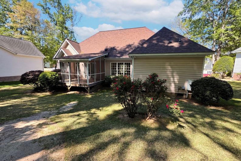 Photo 5 of 16 of 6128 Remington Lake Dr, Raleigh, NC