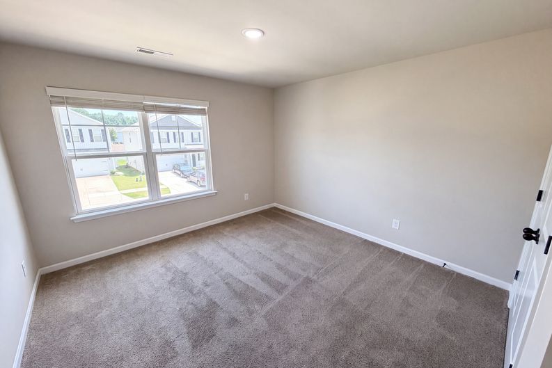 Photo 14 of 25 of 4104 Stoneygreen Ln, Charlotte, NC
