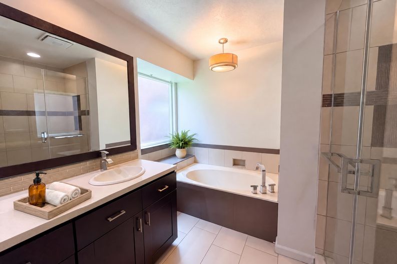 Photo 13 of 18 of 4750 Backenberry Dr, Friendswood, TX
