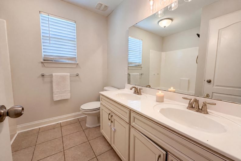 Photo 17 of 26 of 301 Cypresshill Ct, Simpsonville, SC