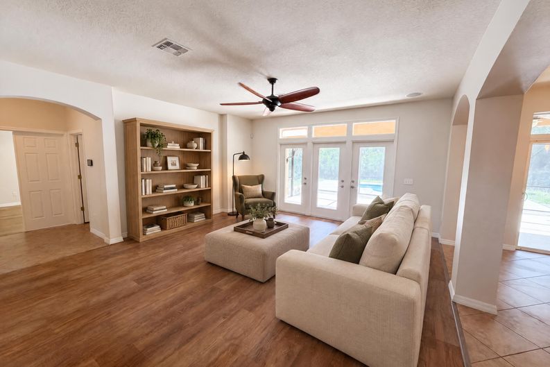 Photo 3 of 46 of 280 Chandler Cir, Oviedo, FL