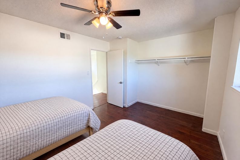 Photo 18 of 39 of 4948 Dewey Dr, Fair Oaks, CA