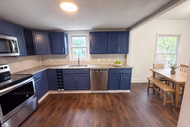 Photo 11 of 17 of 1316 E 44th St, Kansas City, MO