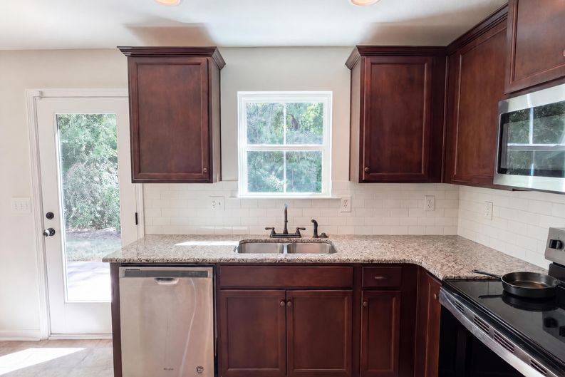 Photo 8 of 25 of 271 Stane Brook Ct, Jackson, GA