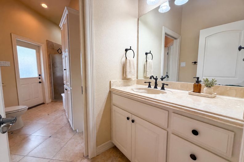 Photo 15 of 26 of 20646 Wahl Ln, San Antonio, TX