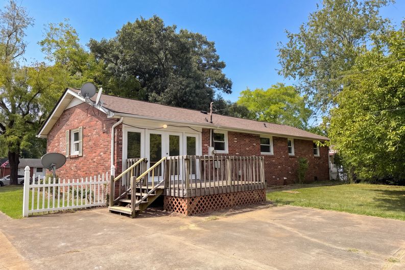 Photo 5 of 26 of 313 Lafayette Rd, Clarksville, TN