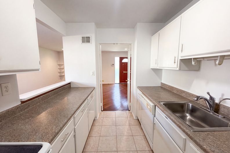Photo 17 of 20 of 9983 Ridgeline Dr, Montgomery Village, MD