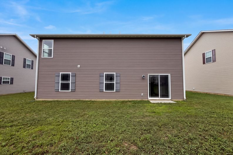 Photo 5 of 23 of 8196 Alyssum Dr, Plainfield, IN