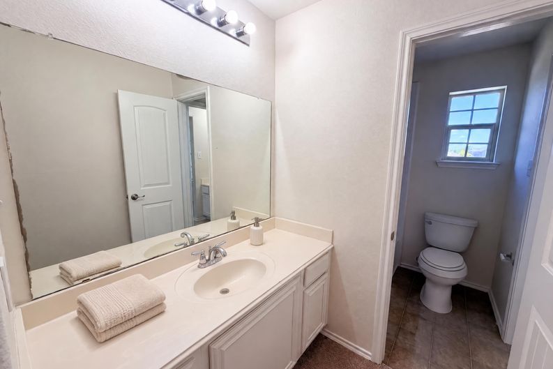 Photo 11 of 18 of 4038 Golden Rod Dr, Forney, TX