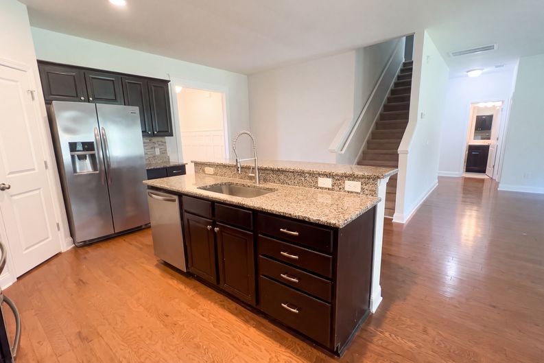 Photo 12 of 42 of 301 Decatur Dr, Summerville, SC