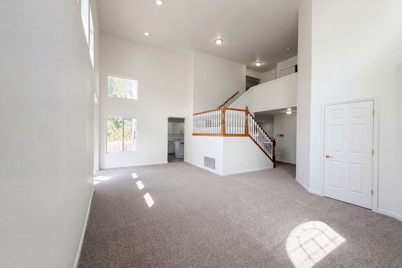 Photo 3 of 27 of 451 NW Yosemite Ter, Beaverton, OR