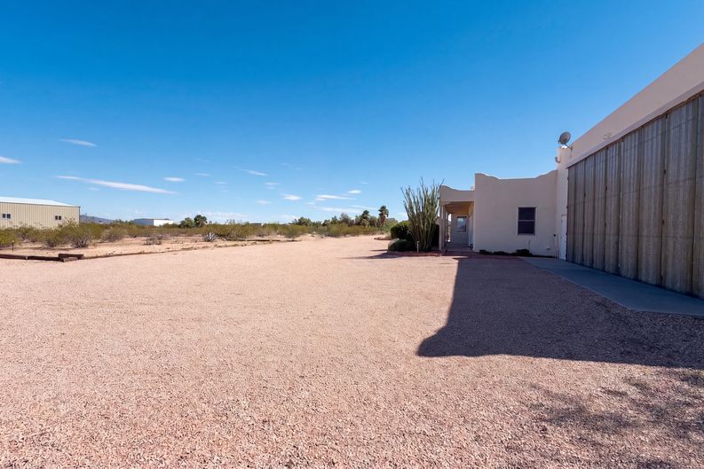Photo 46 of 66 of 51340 W Iver Rd, Aguila, AZ