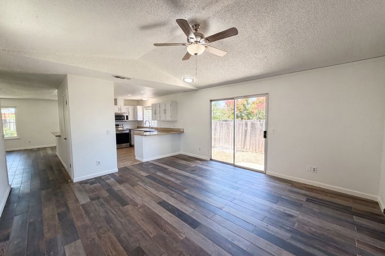 Photo 10 of 26 of 838 Dutra Ave, Rio Linda, CA