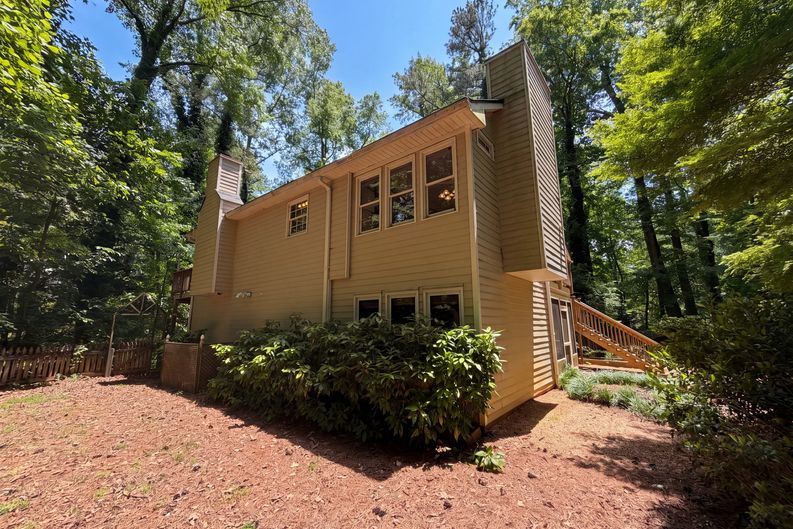 Photo 15 of 17 of 2623 Wellington Dr, Marietta, GA