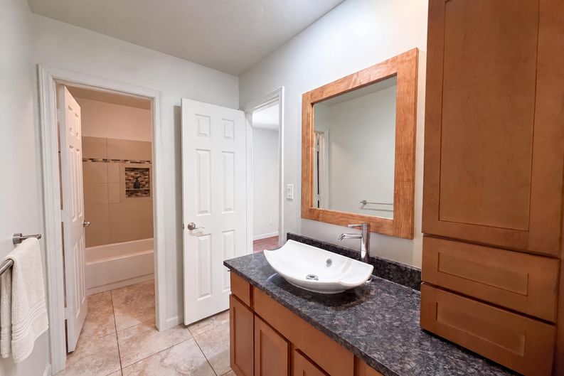 Photo 18 of 34 of 3906 E Amberwood Dr, Phoenix, AZ