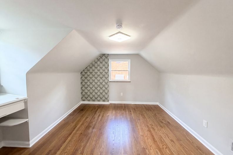 Photo 11 of 25 of 577 Lowell Ave, Cincinnati, OH