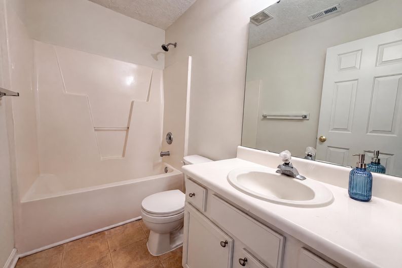 Photo 11 of 18 of 3358 Neptune Dr, Raleigh, NC