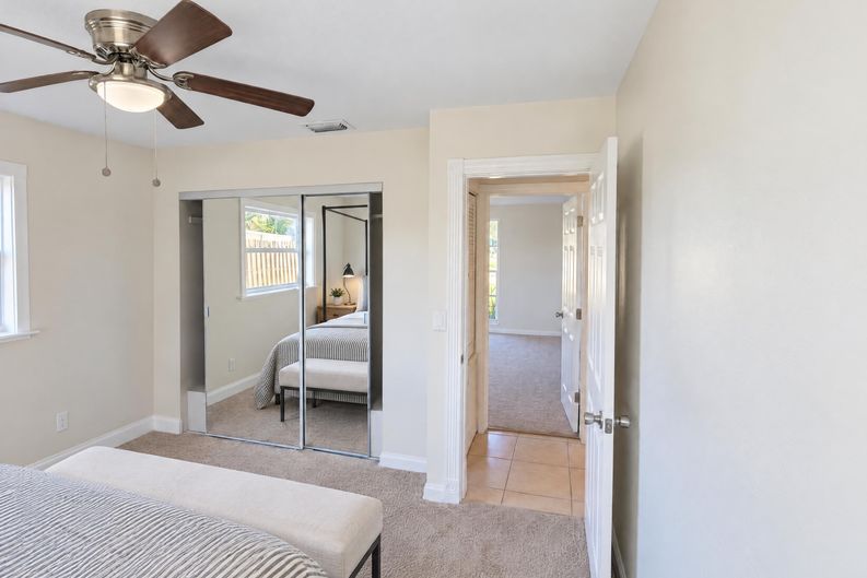 Photo 11 of 18 of 154 SE Soneto Ct, Port Saint Lucie, FL