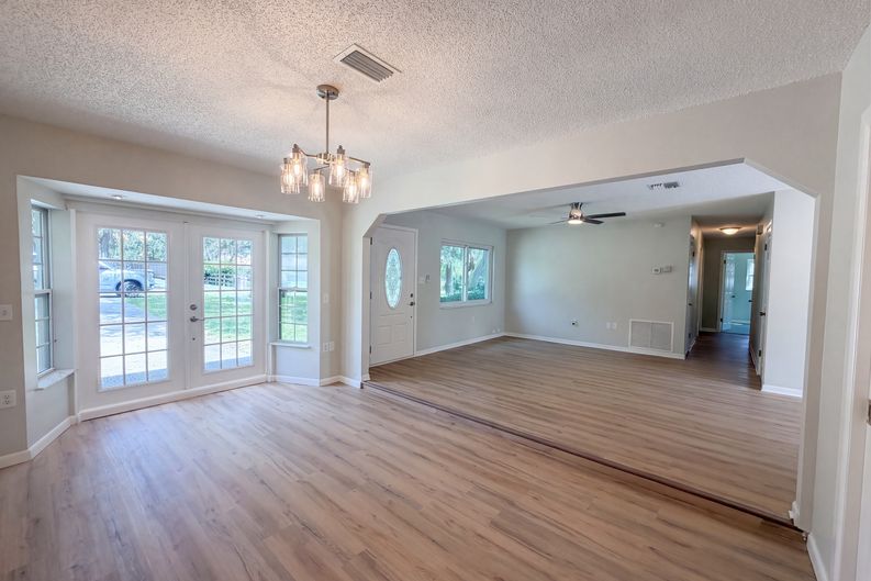 Photo 9 of 24 of 4536 Eagles Nest Rd, Fruitland Park, FL