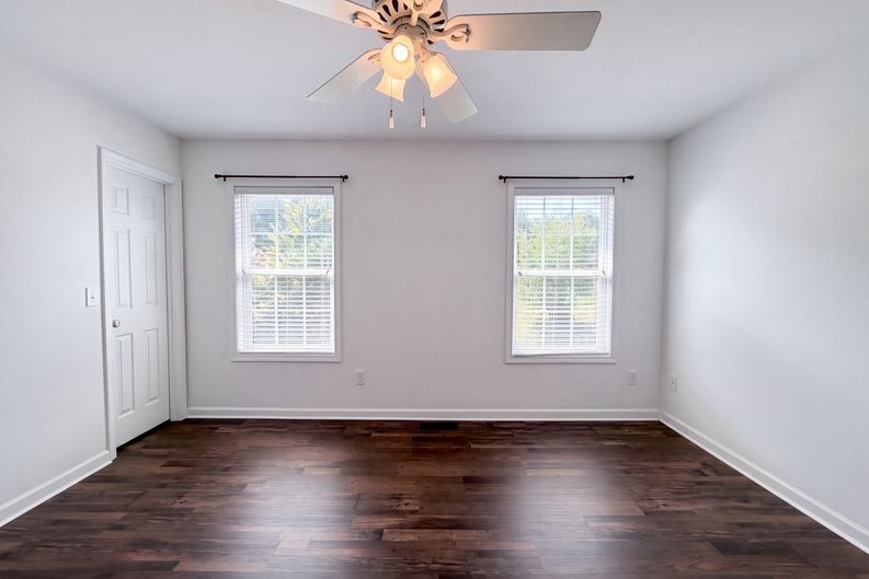 Photo 9 of 18 of 4207 Bentley Dr, Randleman, NC
