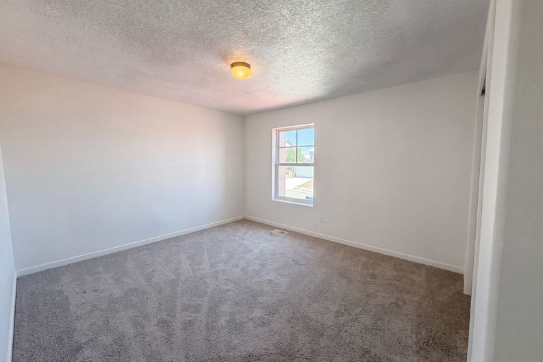 Photo 13 of 22 of 2516 Milagro Ridge Ct NE, Rio Rancho, NM