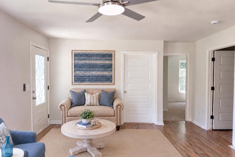 Photo 10 of 33 of 4982 Follansbee Rd, Winston Salem, NC