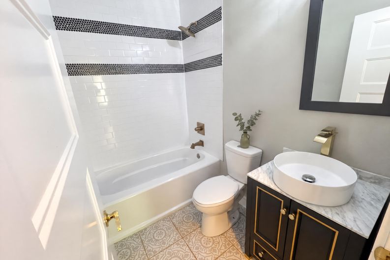 Photo 22 of 76 of 213 Joseph E Lowery Blvd NW, Atlanta, GA