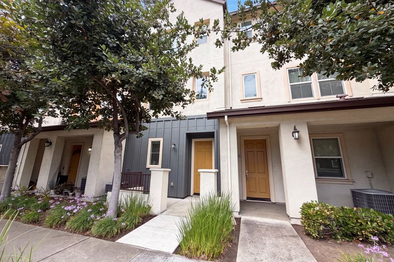 Photo 1 of 31 of 3127 Madsen St, Hayward, CA