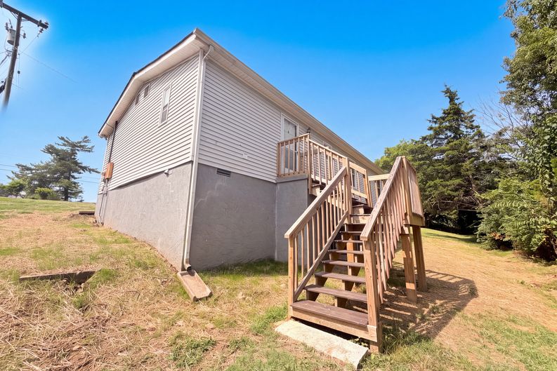 Photo 14 of 17 of 2648 Pine Ridge Dr, Nashville, TN