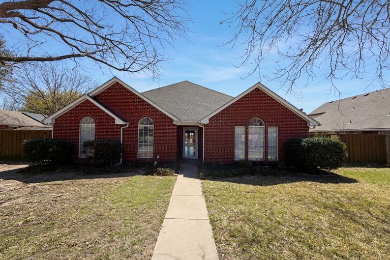 Photo 6 of 30 of 1711 Kennedy Dr, Wylie, TX