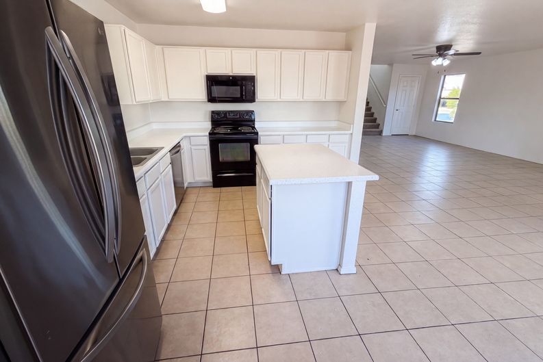 Photo 12 of 33 of 11517 W Larkspur Rd, El Mirage, AZ