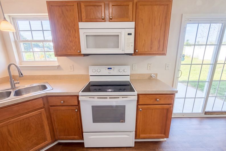 Photo 15 of 19 of 6008 White Chapel Way, Greensboro, NC