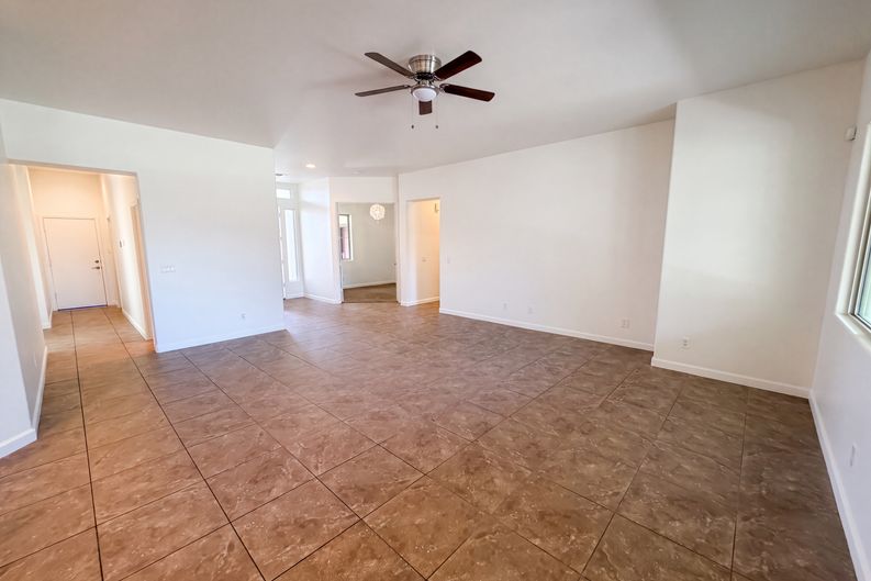 Photo 4 of 40 of 701 E Charlevoix Ave, Gilbert, AZ