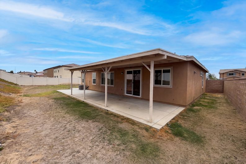 Photo 5 of 24 of 27744 Bay Ave, Moreno Valley, CA