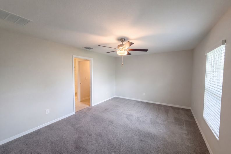 Photo 4 of 18 of 3513 Radiant Mountain Dr, Plant City, FL