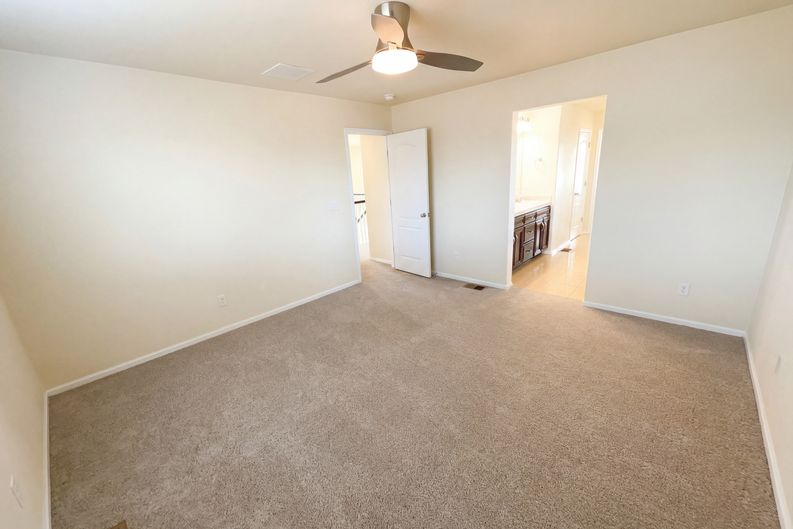 Photo 4 of 29 of 6334 N Ensenada Ct, Aurora, CO