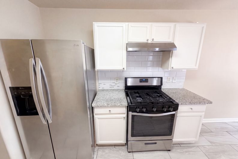 Photo 11 of 28 of 10250 Rolleston Ln, Houston, TX