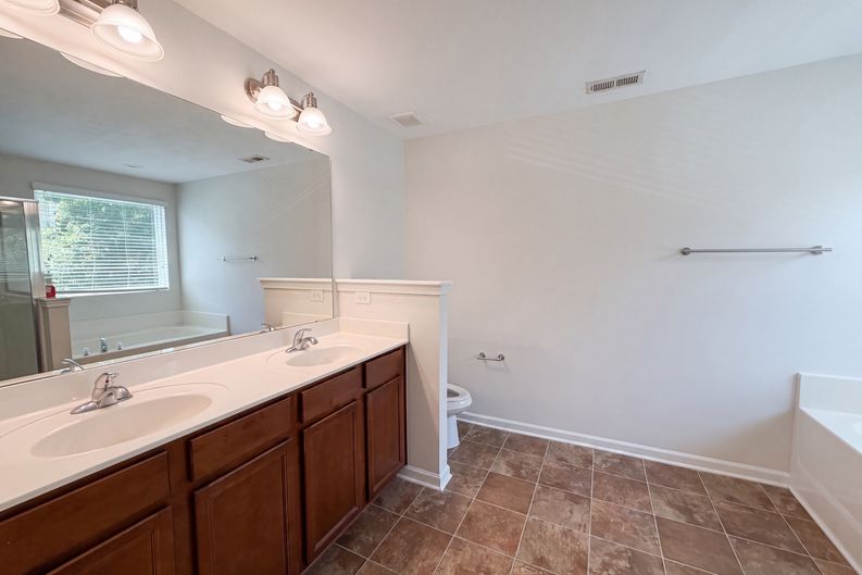 Photo 11 of 18 of 5837 McDowell Run Dr, Huntersville, NC