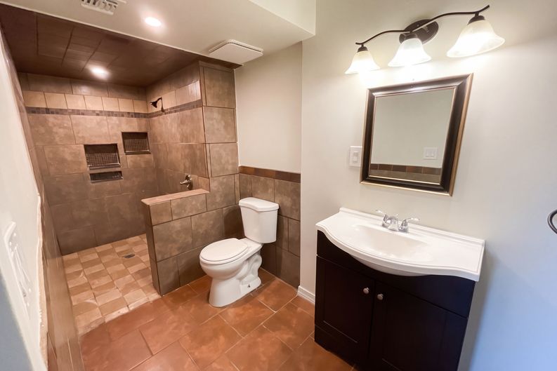 Photo 7 of 23 of 4253 E Vineyard Rd, Phoenix, AZ