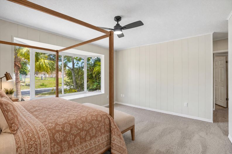 Photo 33 of 63 of 5609 Executive Dr, New Port Richey, FL