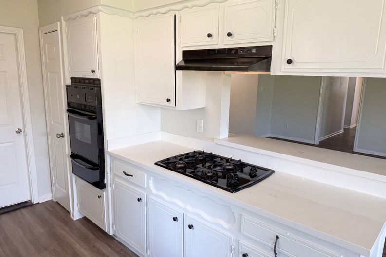 Photo 9 of 21 of 311 Fir Ridge Dr, Huffman, TX