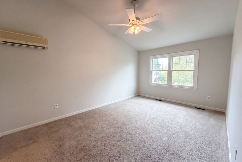 Photo 4 of 28 of 13002 Bressler Way, Upper Marlboro, MD