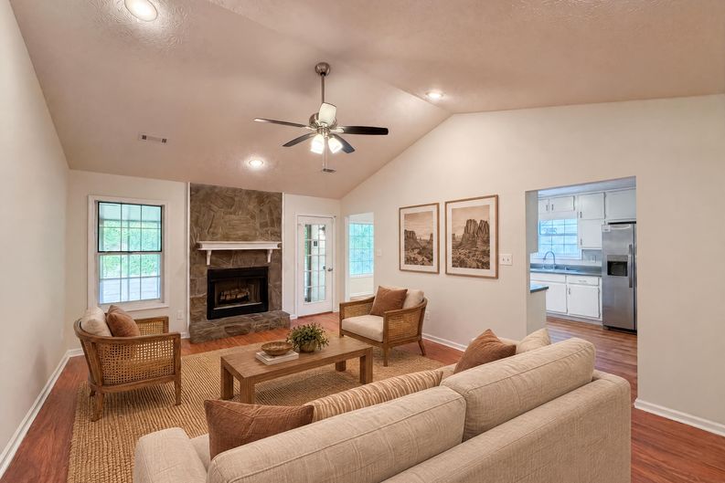Photo 3 of 22 of 430 Cornwallis Way, Fayetteville, GA
