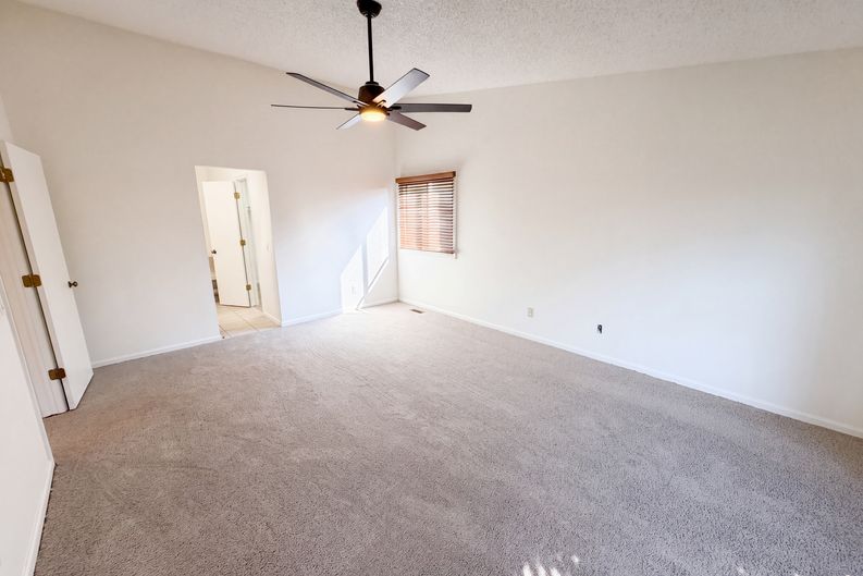 Photo 4 of 39 of 20890 E Sussex Ct, Parker, CO