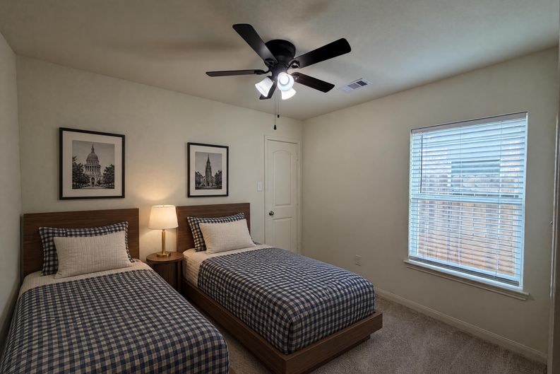 Photo 12 of 16 of 6115 El Oro Dr, Houston, TX