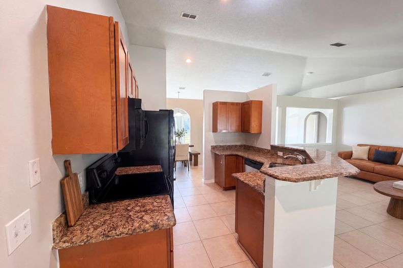 Photo 7 of 16 of 23 Peterlee Ct, Kissimmee, FL